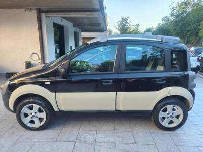 Fiat Panda 1.3 MJT 16V 4x4 Cross 69cv Nero usata Cappelle sul Tavo