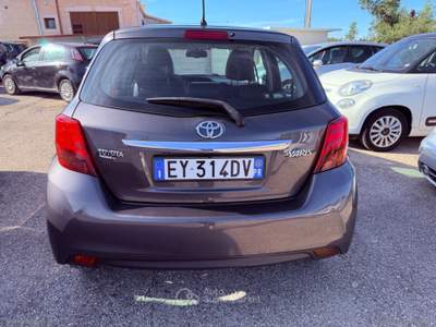 Toyota Yaris Yaris 1.4 D-4D 5p. Lounge Grigio usata San Michele Salentino