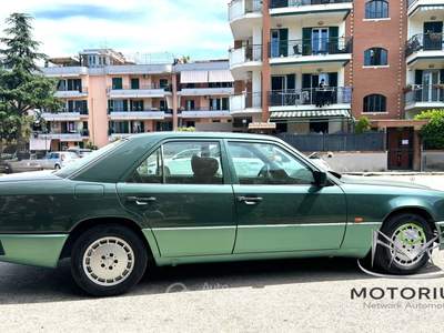Mercedes-Benz Classe E 2.0 122 CV Manuale Verde usata Pomigliano d'Arco