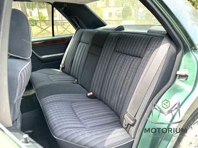 Mercedes-Benz Classe E 2.0 122 CV Manuale Verde usata Pomigliano d'Arco