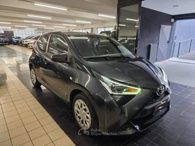 Toyota Aygo Connect 1.0 VVT-i 72 CV 5 porte x-cool Grigio usata Torino