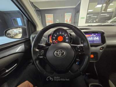 Toyota Aygo Connect 1.0 VVT-i 72 CV 5 porte x-cool Grigio usata Torino