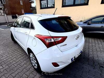 Hyundai i30 1.6 CRDi 5p. Comfort Bianco usata Sesto San Giovanni