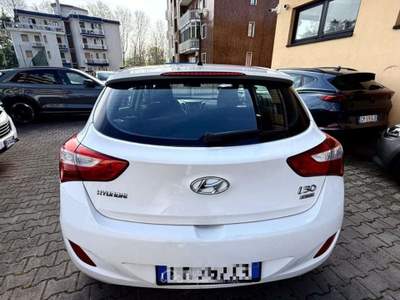 Hyundai i30 1.6 CRDi 5p. Comfort Bianco usata Sesto San Giovanni