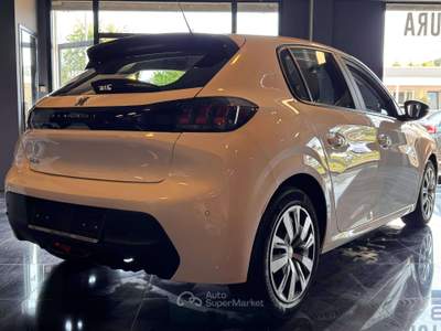 Peugeot 208 208 1.2 Puretech Active 75 cv Bianco usata Rossano Veneto
