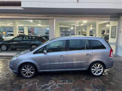 Opel Zafira Zafira II 2005 1.9 cdti Cosmo 120cv Grigio usata Cesano Maderno