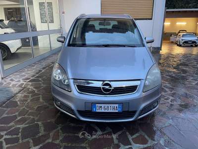 Opel Zafira Zafira II 2005 1.9 cdti Cosmo 120cv Grigio usata Cesano Maderno
