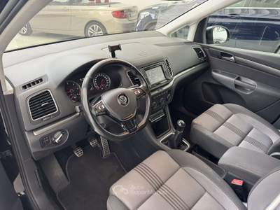 Volkswagen Sharan 2.0 tdi EXECUTIVE ALLSTRAR GANCIO TRAINO ELETTRICO Nero usata Ciserano