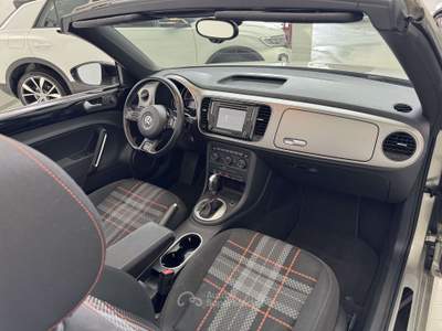 Volkswagen Maggiolino Cabrio 1.2 tsi DSG PADDLE AL VOLANTE CERCHI 18 POLLICI Oro usata Ciserano