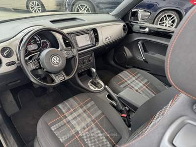 Volkswagen Maggiolino Cabrio 1.2 tsi DSG PADDLE AL VOLANTE CERCHI 18 POLLICI Oro usata Ciserano