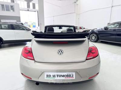 Volkswagen Maggiolino Cabrio 1.2 tsi DSG PADDLE AL VOLANTE CERCHI 18 POLLICI Oro usata Ciserano