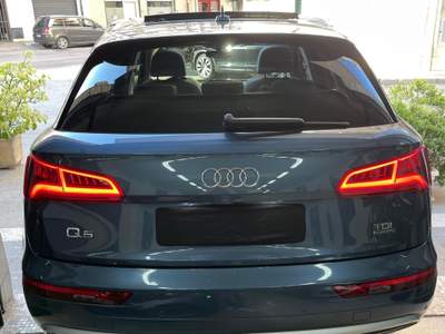 Audi Q5 190 CV quattro S tronic Design Blu/Azzurro usata Bitonto