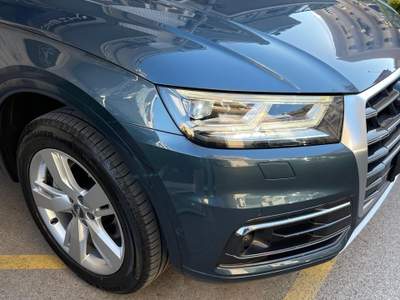 Audi Q5 190 CV quattro S tronic Design Blu/Azzurro usata Bitonto