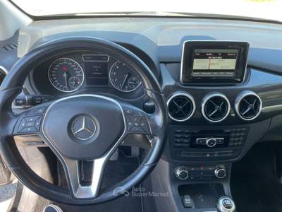 Mercedes-Benz Classe B B 180 Premium UNICO PROPRIETARIO Nero usata Casalgrande