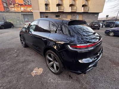 Porsche Macan Macan I 2022 2.0 265cv pdk Nero usata MONCALIERI