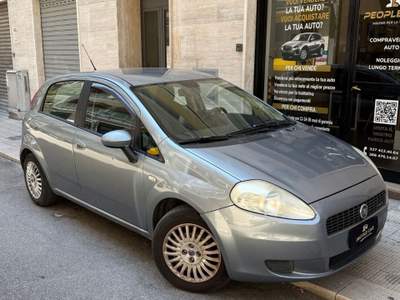 Fiat Grande Punto 75 CV 5 porte Grigio usata Bari