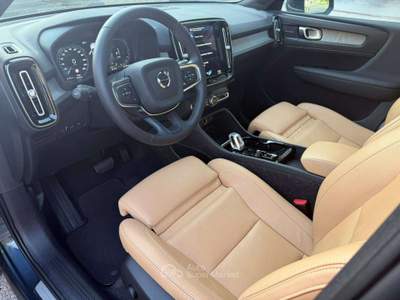 Volvo XC40 T5 Recharge Inscription - AUT/NAV/CAMERA/TETTO/CERCHI19/LED/PDC Blu/Azzurro usata Sesto San Giovanni