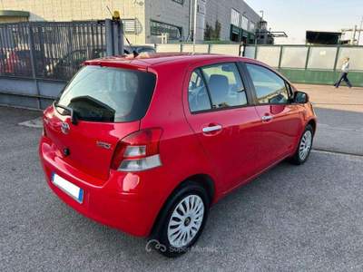 Toyota Yaris 1.0 5 porte Sol *OK NEOPATENTATI* *FINANZIABILE* Rosso usata San Giuliano Milanese