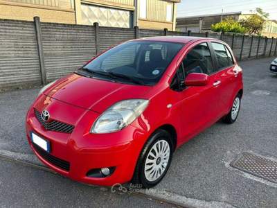 Toyota Yaris 1.0 5 porte Sol *OK NEOPATENTATI* *FINANZIABILE* Rosso usata San Giuliano Milanese