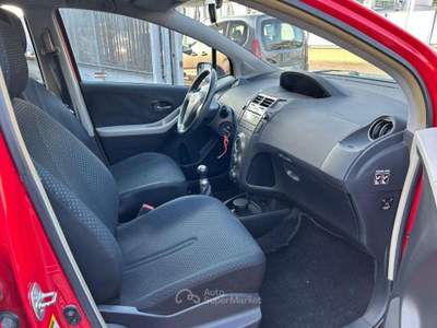 Toyota Yaris 1.0 5 porte Sol *OK NEOPATENTATI* *FINANZIABILE* Rosso usata San Giuliano Milanese
