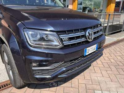Volkswagen Amarok 3.0 V6 TDI 258CV 4MOT. BMT perm. aut. D.C. Highlin Grigio usata Montecrestese