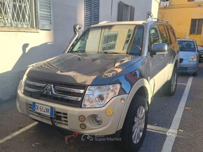 Mitsubishi Pajero Fuoristrada preparato per lunghi viaggi nel deserto Blu/Azzurro usata Como