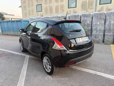 Lancia Ypsilon 1.0 FireFly 5 porte S&S Hybrid Silver Plus Nero usata Venezia
