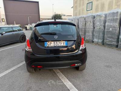 Lancia Ypsilon 1.0 FireFly 5 porte S&S Hybrid Silver Plus Nero usata Venezia