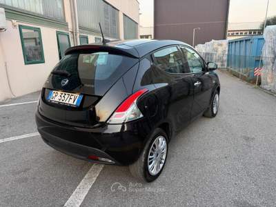 Lancia Ypsilon 1.0 FireFly 5 porte S&S Hybrid Silver Plus Nero usata Venezia