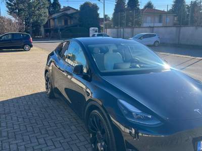 Tesla Model Y Autopilot Avanzato di serie Nero usata Busto Garolfo