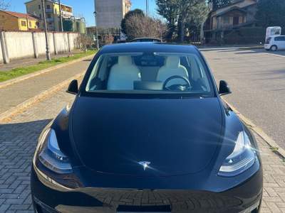 Tesla Model Y Autopilot Avanzato di serie Nero usata Busto Garolfo