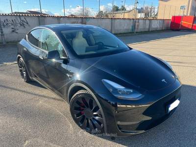 Tesla Model Y Autopilot Avanzato di serie Nero usata Busto Garolfo