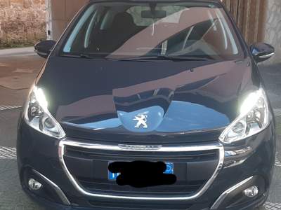 Peugeot 208 Unico Proprietario Non fumatori usata Villa Literno
