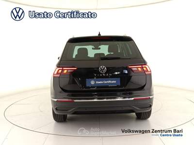Volkswagen Tiguan 2.0 tdi life 122cv Nero usata Bari
