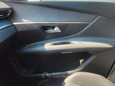 Peugeot 3008 Sempre in box,unico proprietario,non fumatore,mai incidentata Rosso usata Bruino