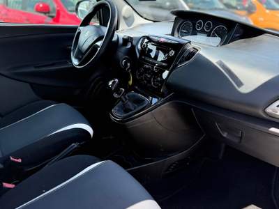 Lancia Ypsilon Unicoproprietario Bianco usata Barletta