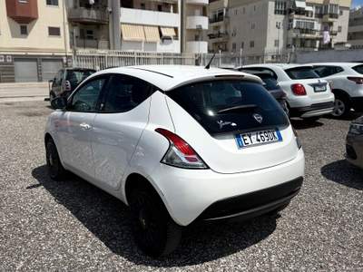 Lancia Ypsilon Unicoproprietario Bianco usata Barletta