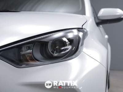 Toyota Yaris yaris 1.5h active Bianco usata Barzago