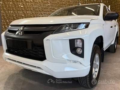 Mitsubishi L200 Double Cab 4x4 Super Select usata San Zeno Naviglio