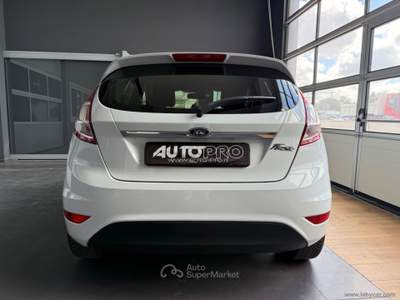 Ford Fiesta Fiesta 1.5 TDCi 75 CV 5p. Titanium Bianco usata San Michele salentino
