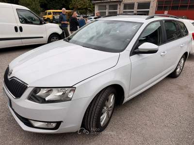 Skoda Octavia CR 110 CV 4x4 Wagon Executiv usata Omegna