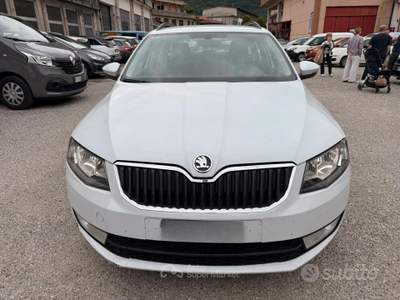 Skoda Octavia CR 110 CV 4x4 Wagon Executiv usata Omegna