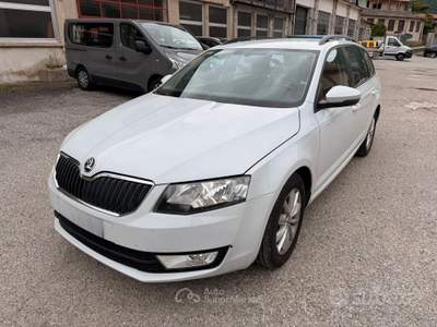 Skoda Octavia CR 110 CV 4x4 Wagon Executiv usata Omegna