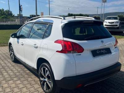 Peugeot 2008  1.6 bluehdi Feline 120cv Bianco usata Fasano