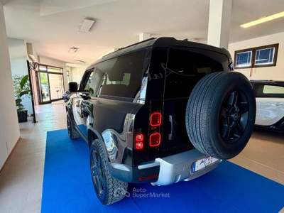 Land Rover Defender 90 3.0D I6 200 CV X-Dynamic SE Nero usata Ponte di Piave