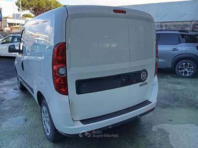 Fiat Doblò Doblo Cargo 1.6 Mjet 105CV Lounge 3 Posti Bianco usata Giugliano in Campania