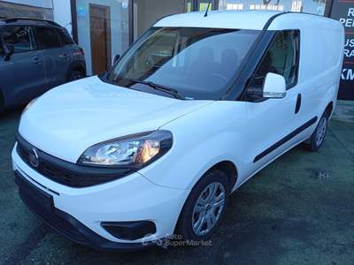 Fiat Doblò Doblo Cargo 1.6 Mjet 105CV Lounge 3 Posti Bianco usata Giugliano in Campania