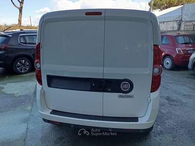 Fiat Doblò Doblo Cargo 1.6 Mjet 105CV Lounge 3 Posti Bianco usata Giugliano in Campania
