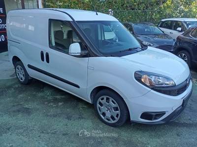 Fiat Doblò Doblo Cargo 1.6 Mjet 105CV Lounge 3 Posti Bianco usata Giugliano in Campania