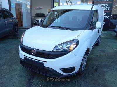 Fiat Doblò Doblo Cargo 1.6 Mjet 105CV Lounge 3 Posti Bianco usata Giugliano in Campania